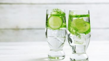 11 Amazing Benefits of Cucumber Water